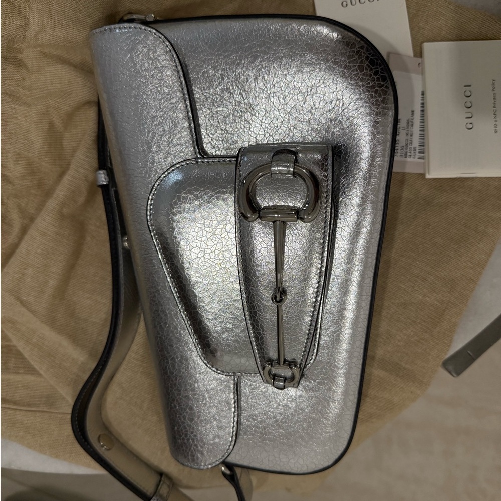 Gucci glass crackle Silver Shoulder Bag Structured with Horsebit hardware NWT - Picture 2 of 11